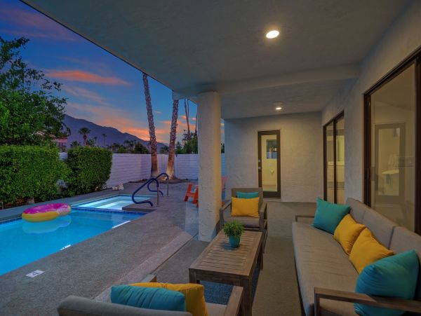 Palm Springs Home 991860