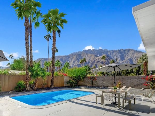 Palm Springs Home 991862
