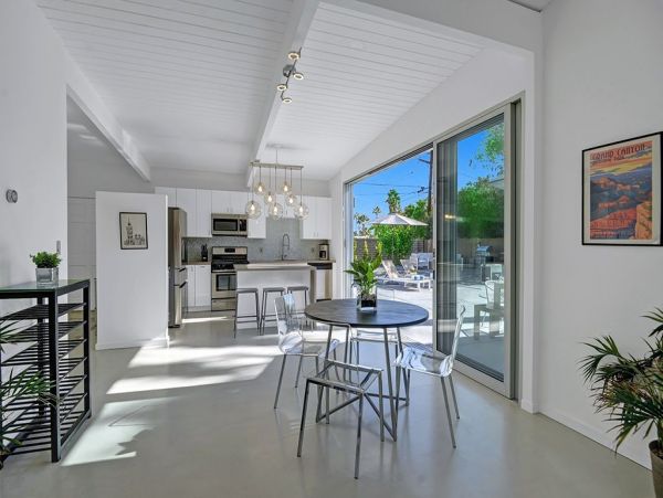 Palm Springs Home 991862