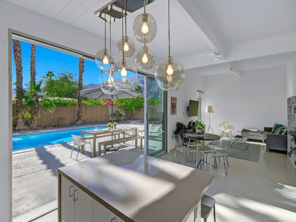 Palm Springs Home 991862