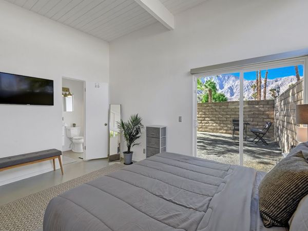 Palm Springs Home 991862