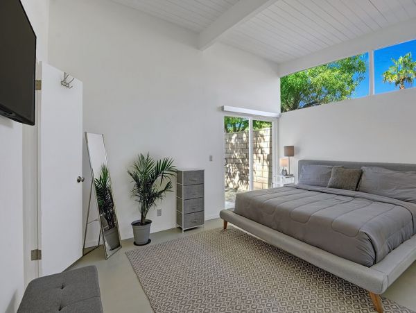 Palm Springs Home 991862