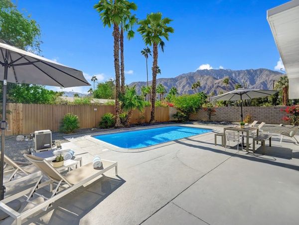 Palm Springs Home 991862