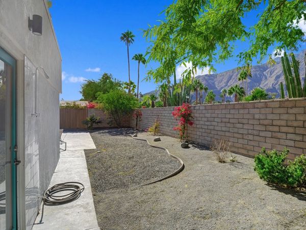 Palm Springs Home 991862