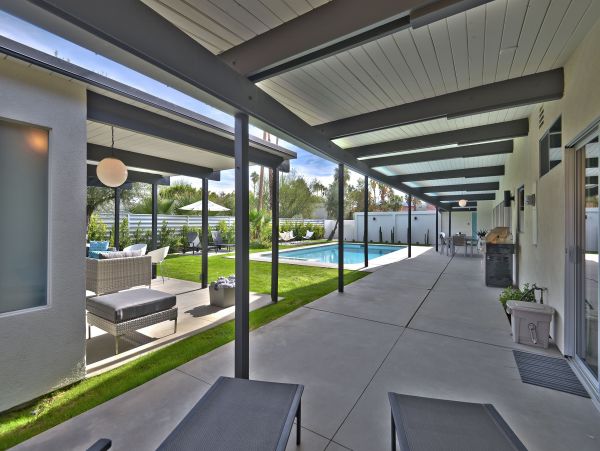 Palm Springs Home 991870