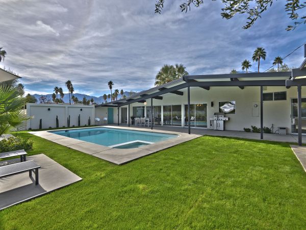 Palm Springs Home 991870