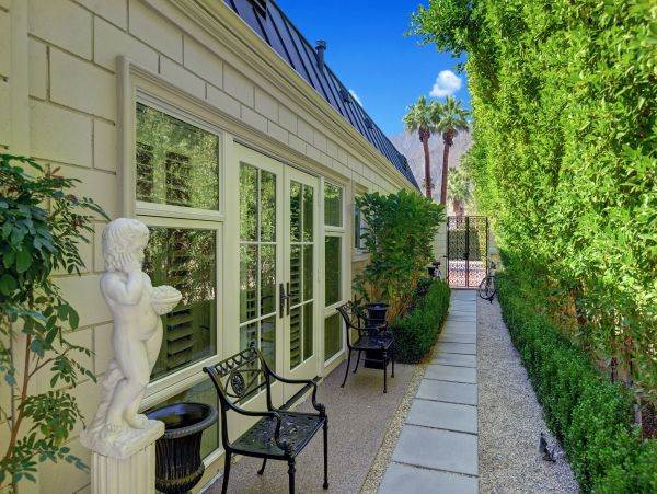 Palm Springs Home 991872