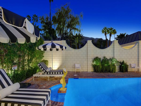 Palm Springs Home 991872
