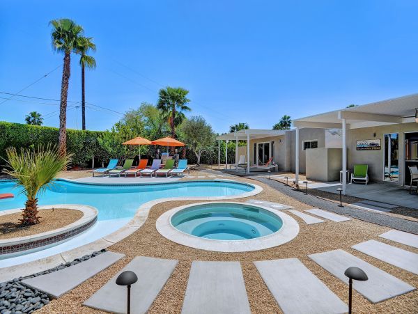 Palm Springs Home 991874