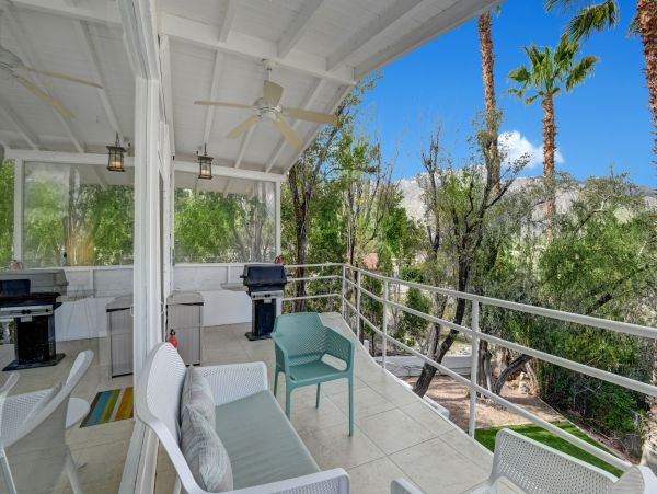 Palm Springs Home 991875