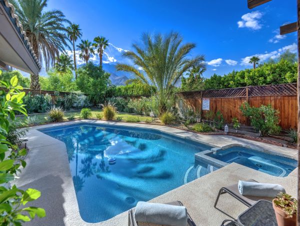 Palm Springs Home 991885