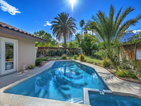 Palm Springs Home 991885