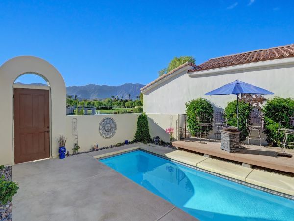 Two Bedroom Vacation Rental in Palm Springs Sleeps 4