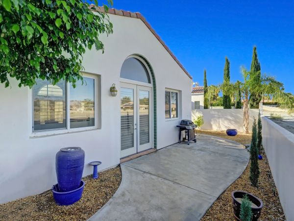 Two Bedroom Vacation Rental in Palm Springs Sleeps 4