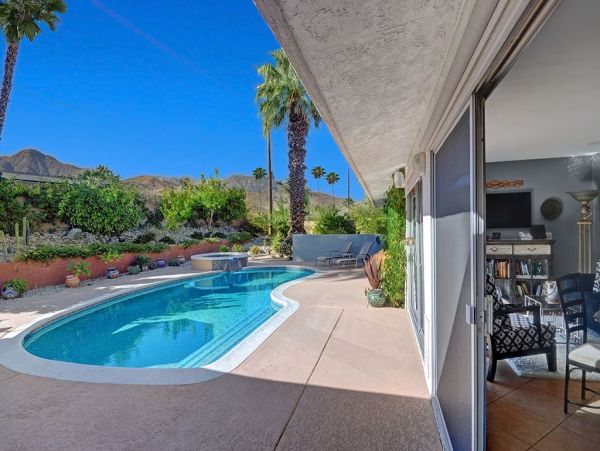 Palm Springs Home 991906