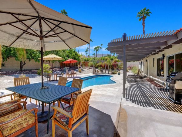 Palm Springs Home 991910