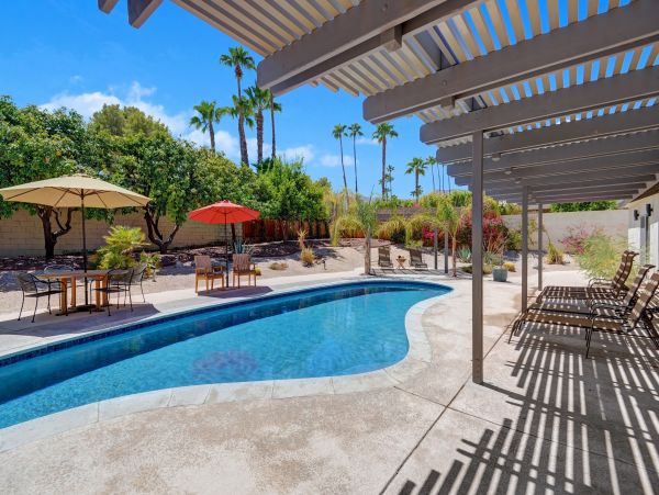 Palm Springs Home 991910