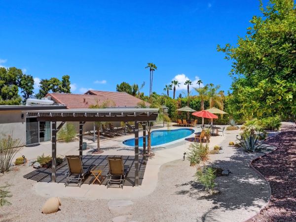 Palm Springs Home 991910