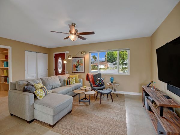 Palm Springs Home 991915