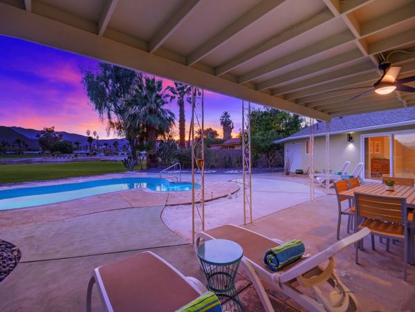 Palm Springs Home 991915