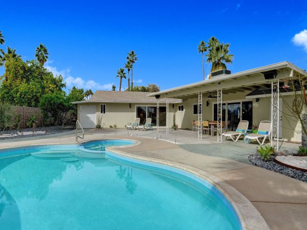 Palm Springs Home 991915