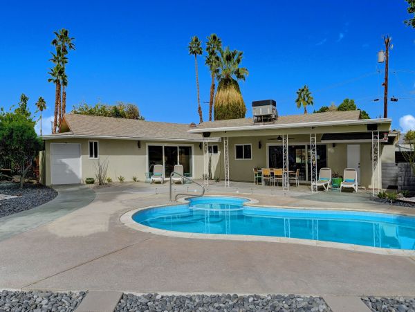 Palm Springs Home 991915