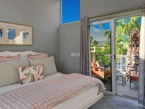 Palm Springs Home 991921
