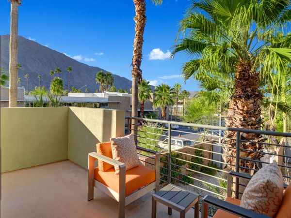 Palm Springs Home 991921