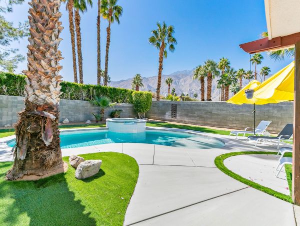 Palm Springs Home 991922