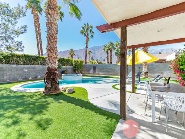 Palm Springs Home 991922