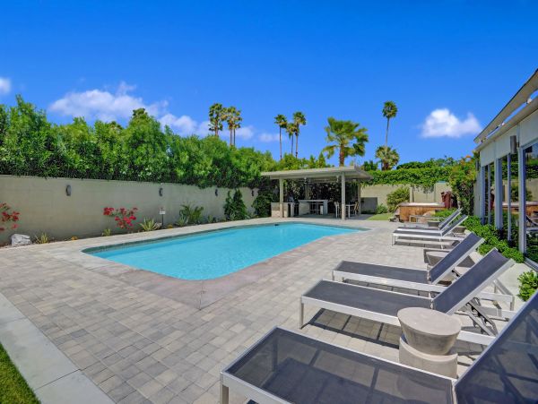 Palm Springs Home 991923