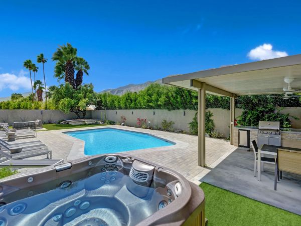 Palm Springs Home 991923
