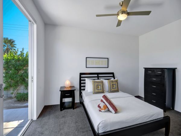Palm Springs Home 991936