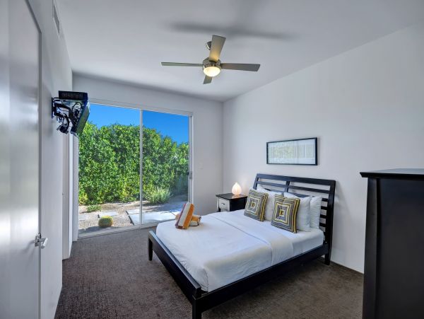 Palm Springs Home 991936