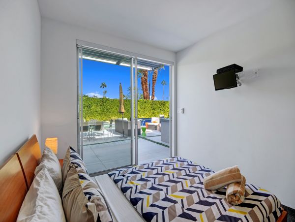 Palm Springs Home 991936