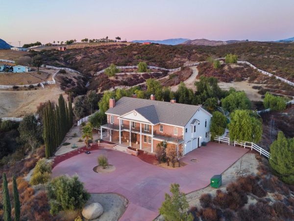 Temecula Vacation Rental with Infinity Pool & Game Room California Wine Country