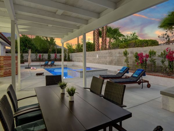 Palm Springs Home 991944