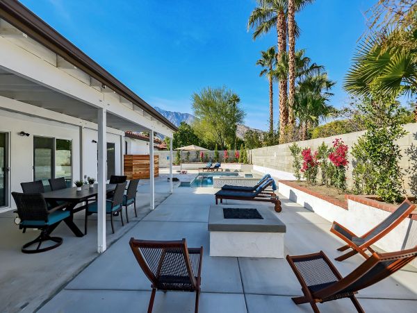 Palm Springs Home 991944