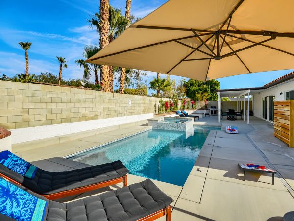 Palm Springs Home 991944