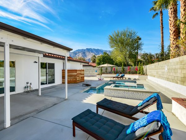 Palm Springs Home 991944