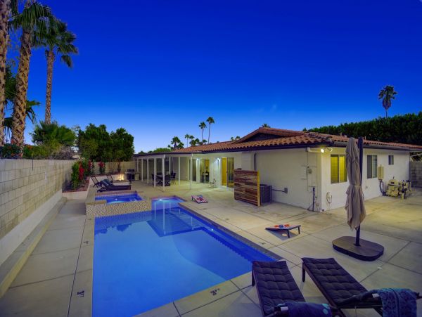 Palm Springs Home 991944