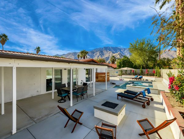 Palm Springs Home 991944