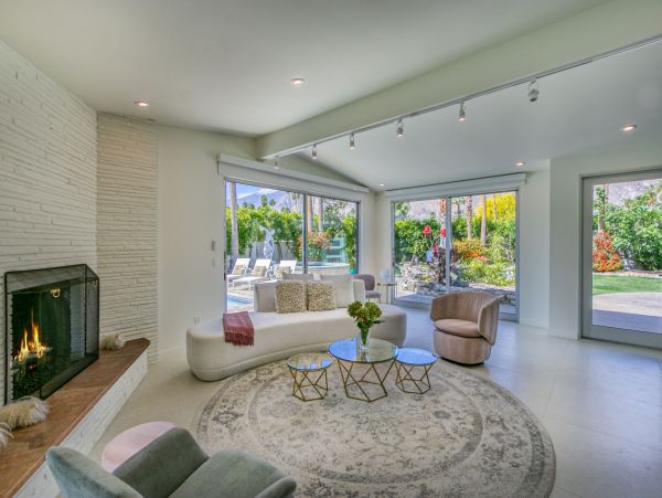 Palm Springs Home 991946