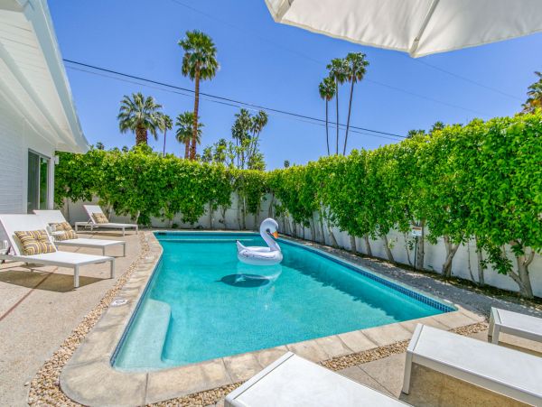 Palm Springs Home 991946