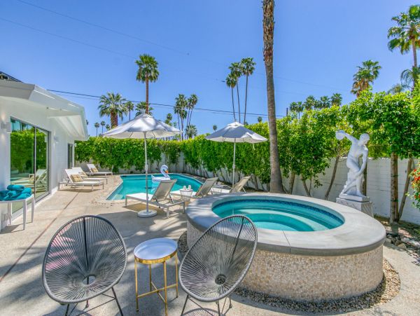 Palm Springs Home 991946