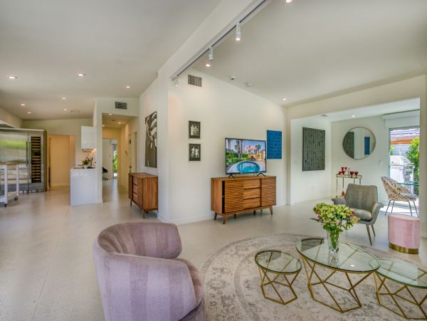 Palm Springs Home 991946