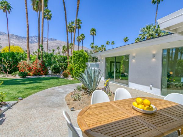 Palm Springs Home 991946
