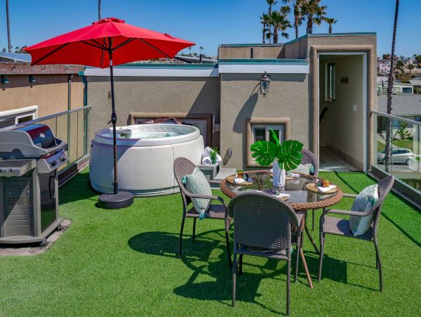 Oceanside Eight Bedroom Vacation Rental Home wit Private Spa