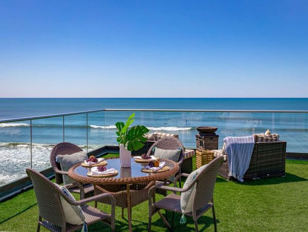 Oceanside Eight Bedroom Vacation Rental Home wit Private Spa