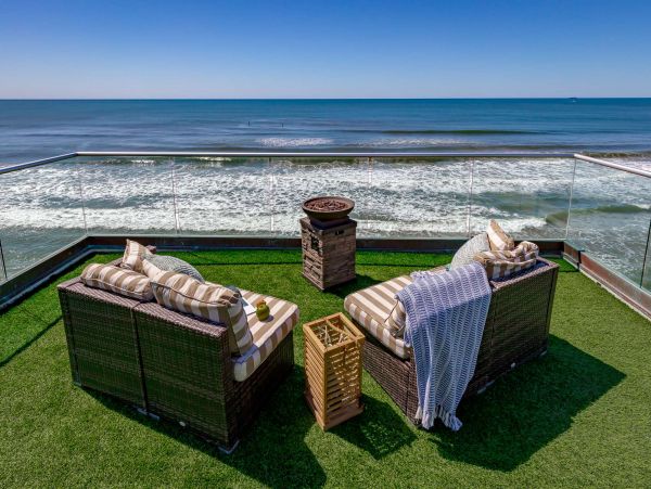 Oceanside Eight Bedroom Vacation Rental Home wit Private Spa